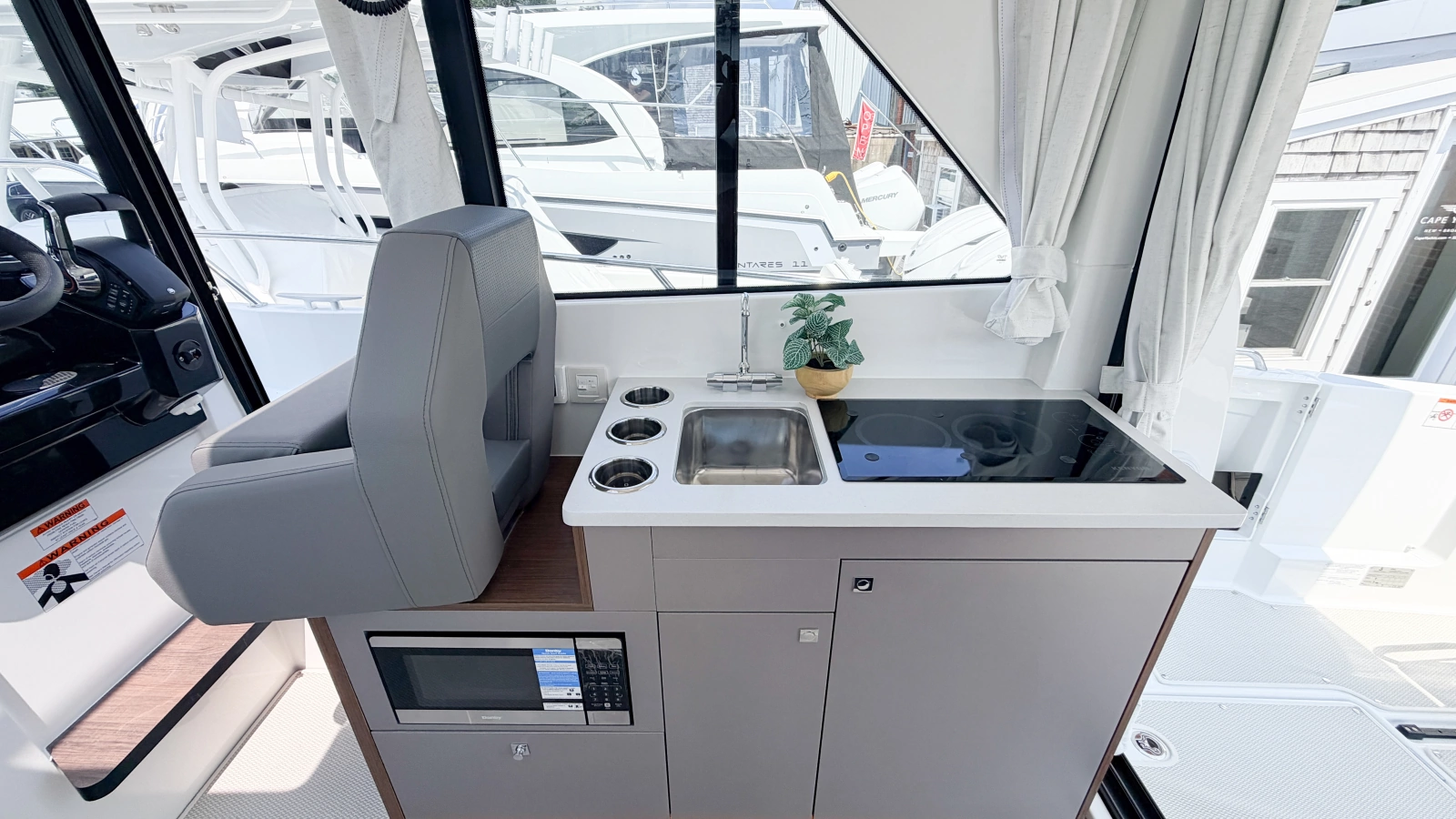 2027 Beneteau Antares 9