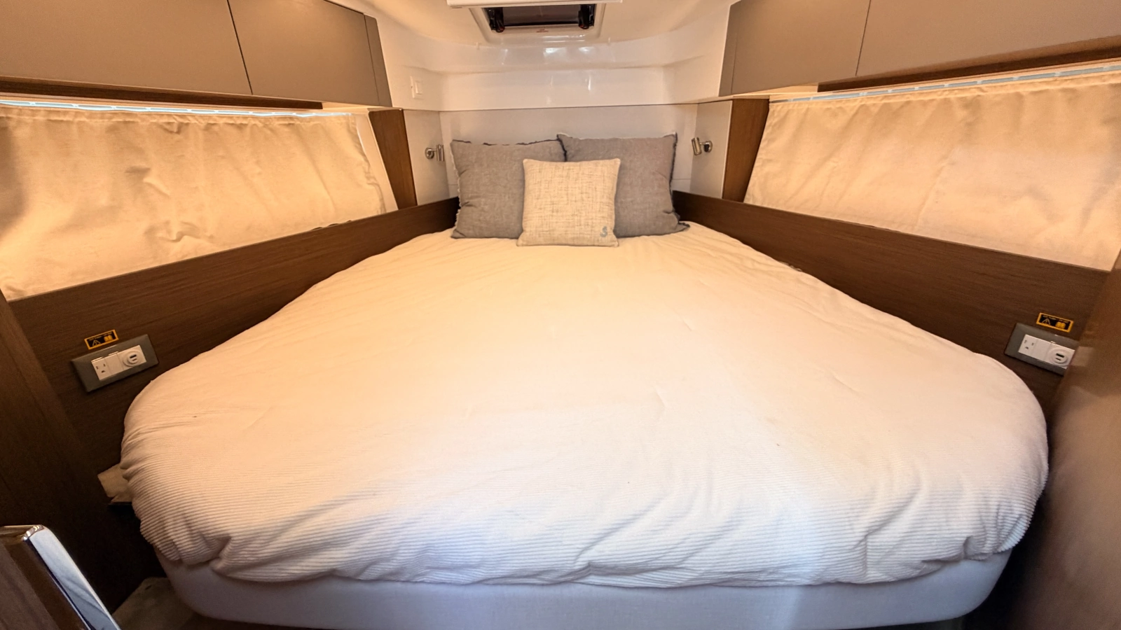 2027 Beneteau Antares 9