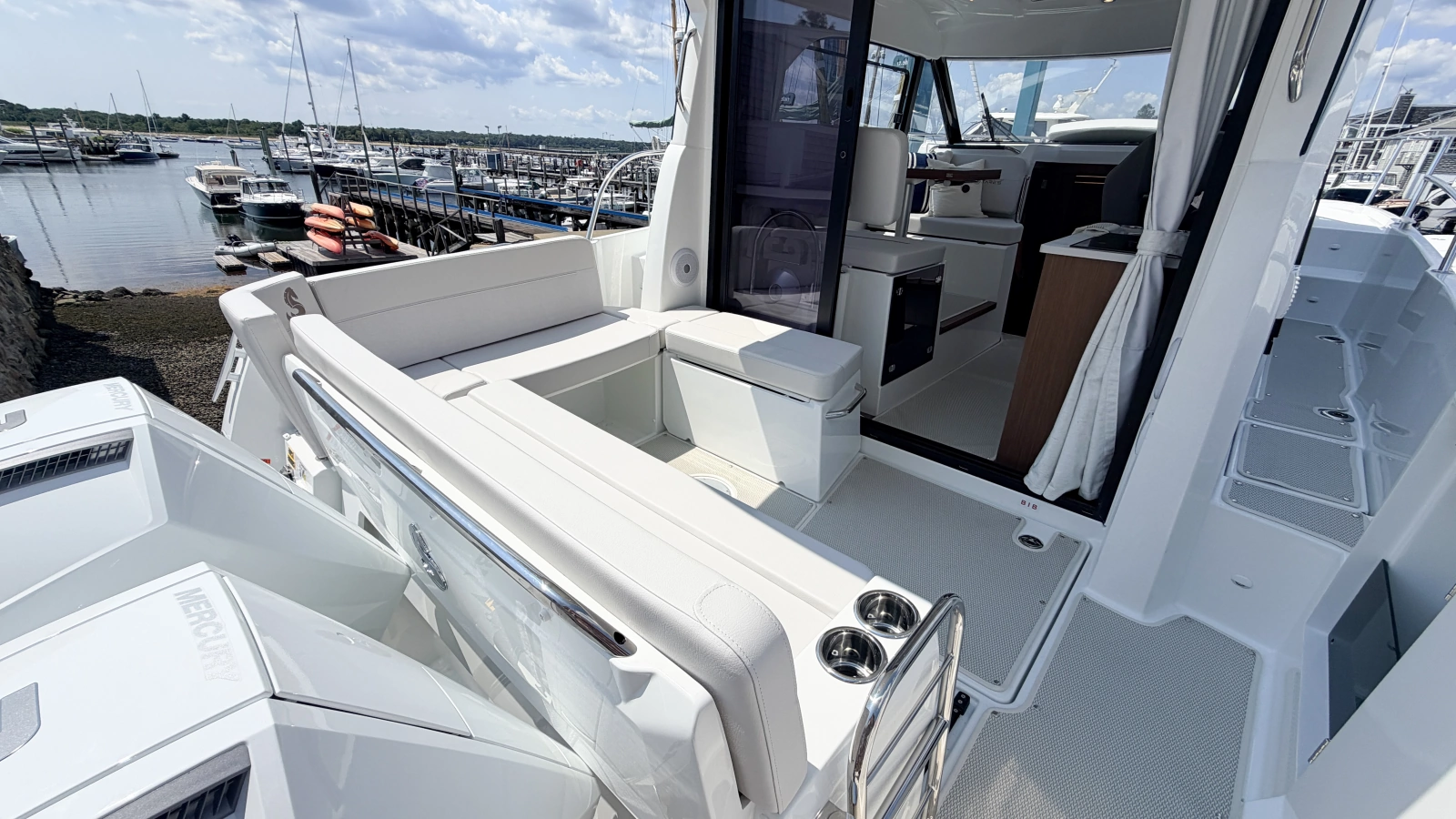 2027 Beneteau Antares 9