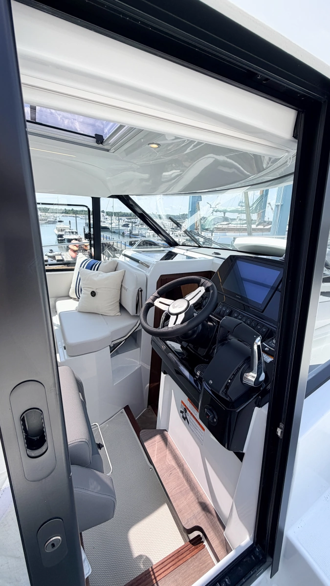 2027 Beneteau Antares 9