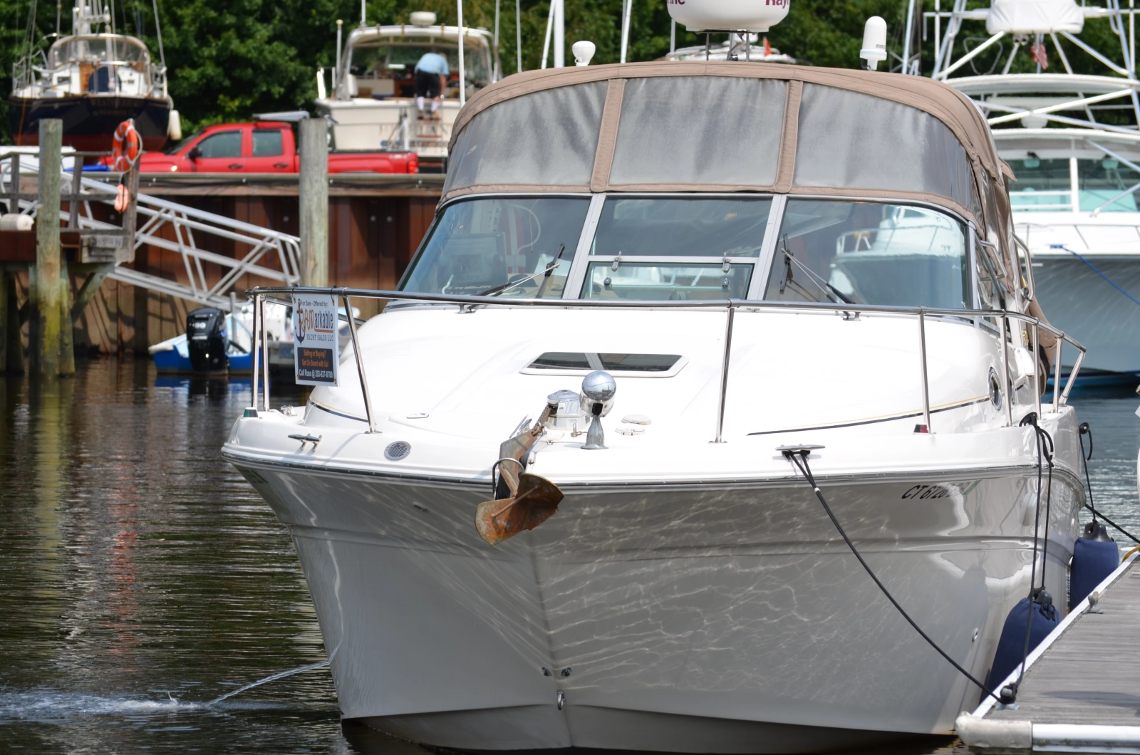 Enalios 29ft Sea Ray Yacht For Sale
