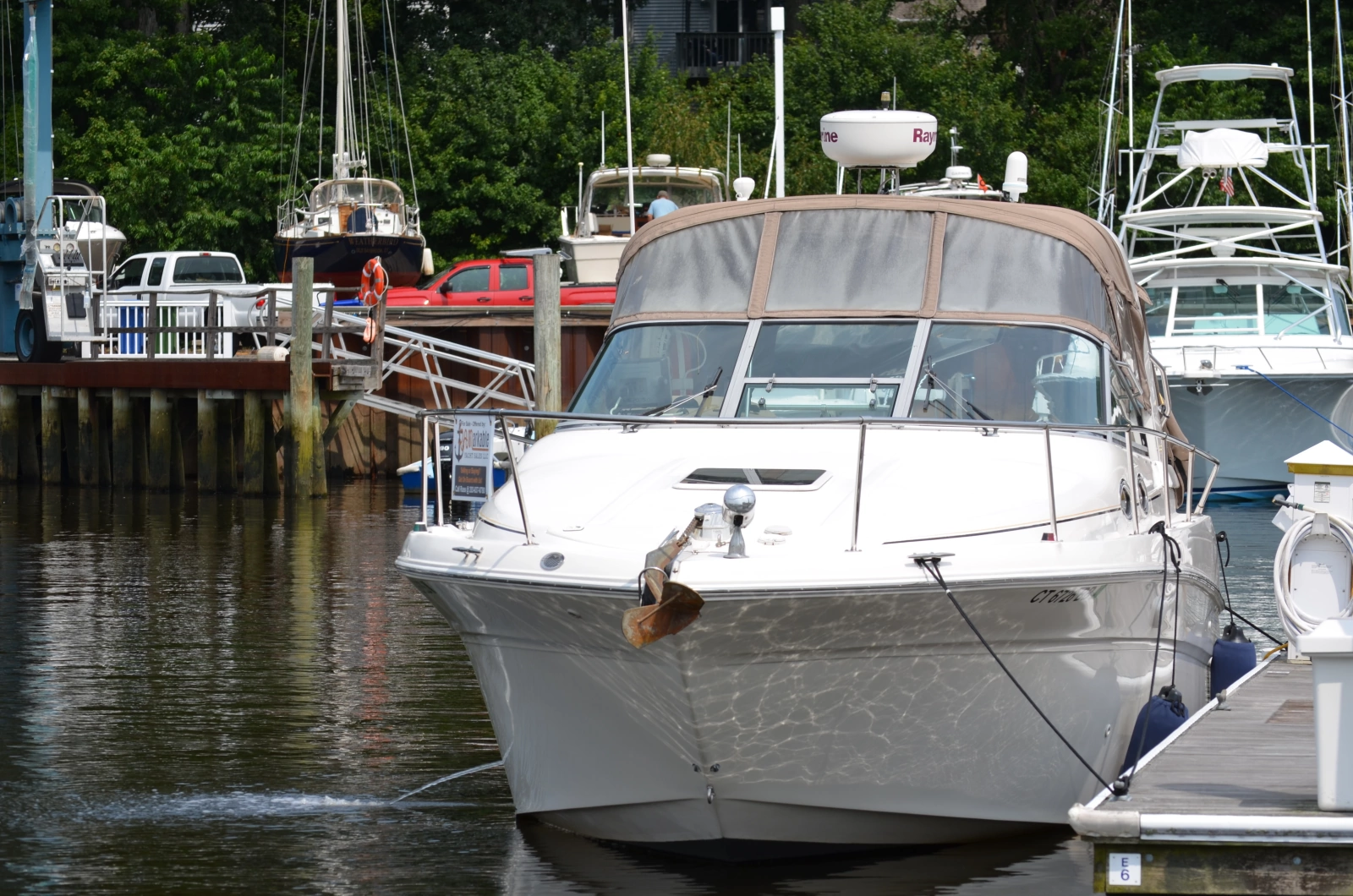 Enalios 29ft Sea Ray Yacht For Sale