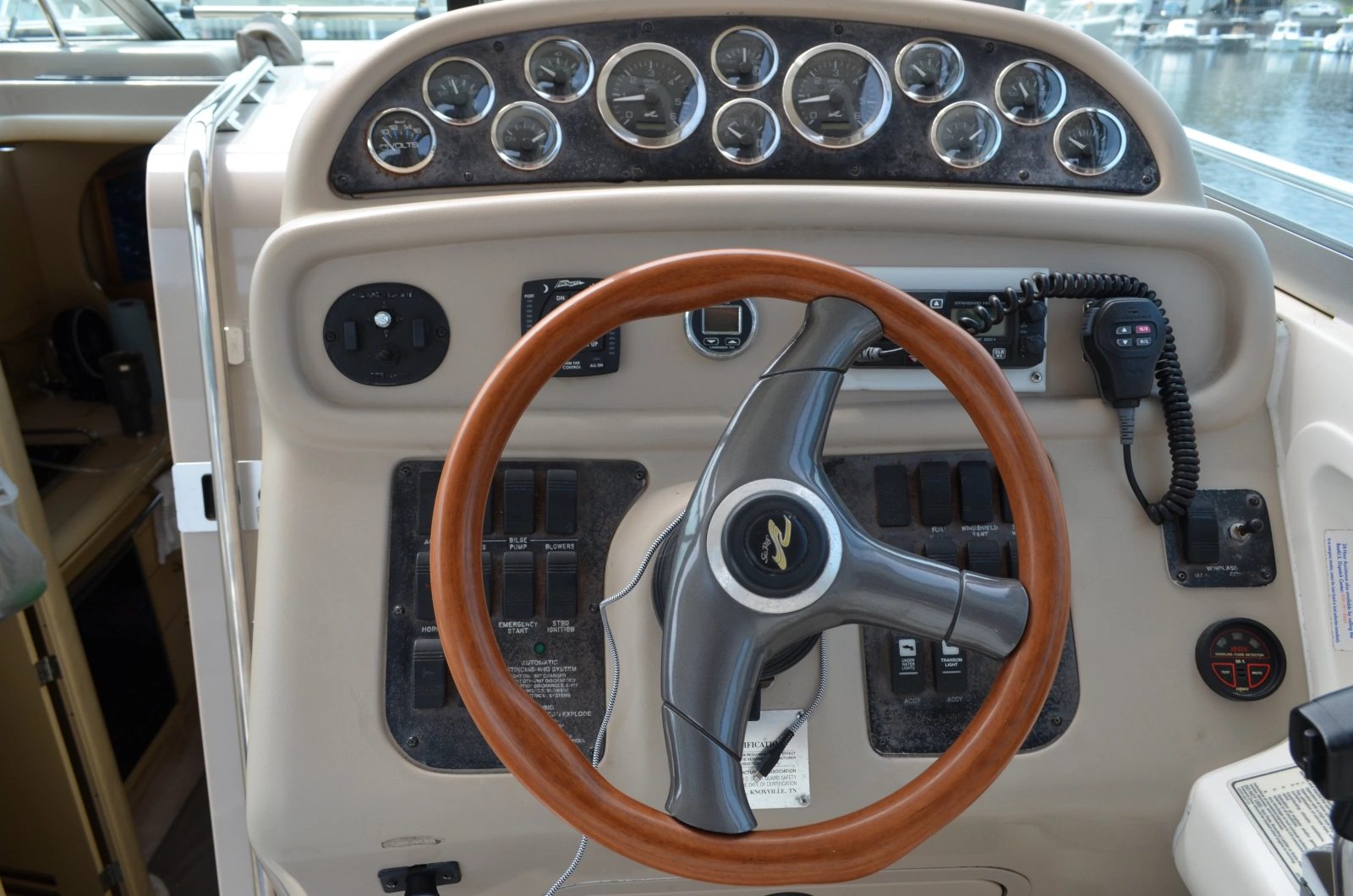 Enalios 29ft Sea Ray Yacht For Sale