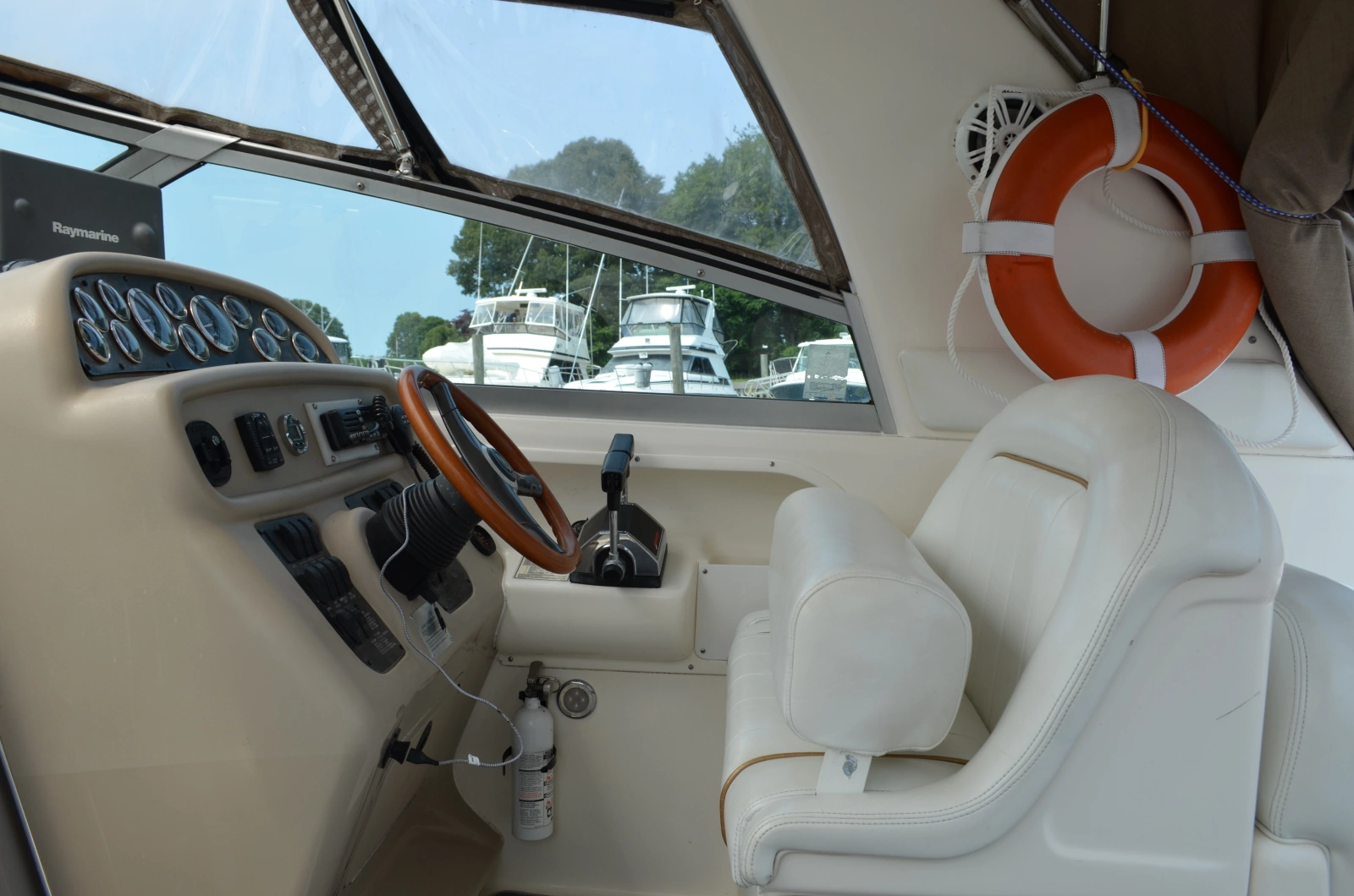 Enalios 29ft Sea Ray Yacht For Sale