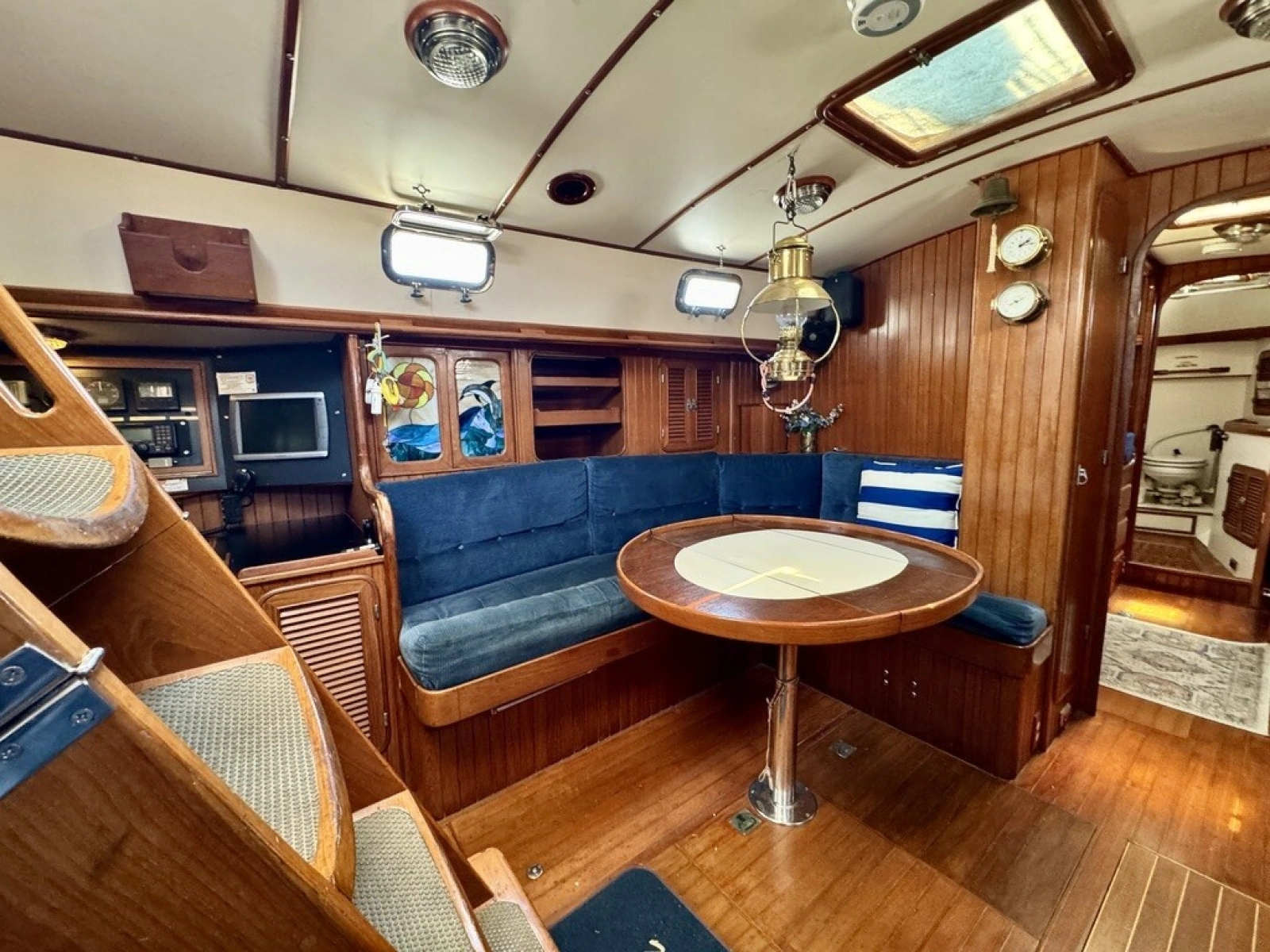1990 Passport Royal Passport 49