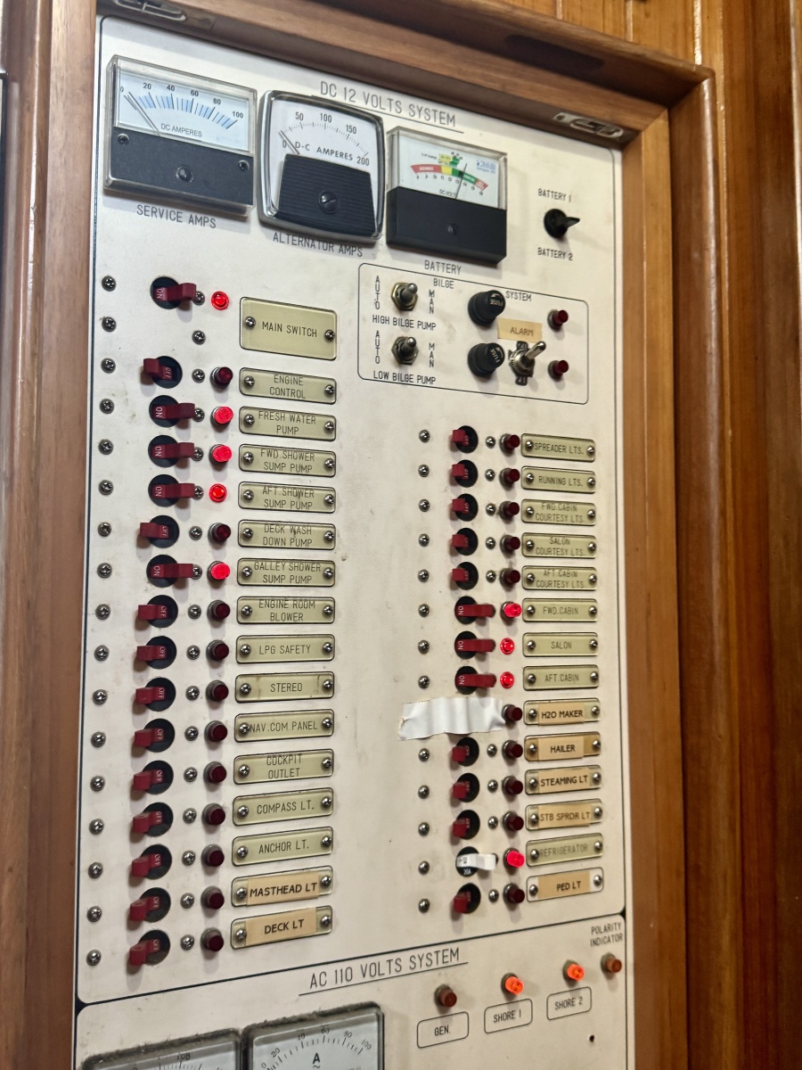 1990 Passport Royal Passport 49