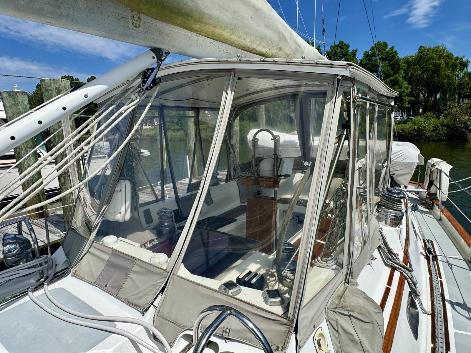 1990 Passport Royal Passport 49