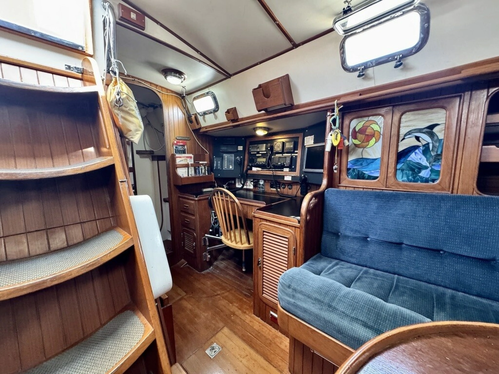 1990 Passport Royal Passport 49