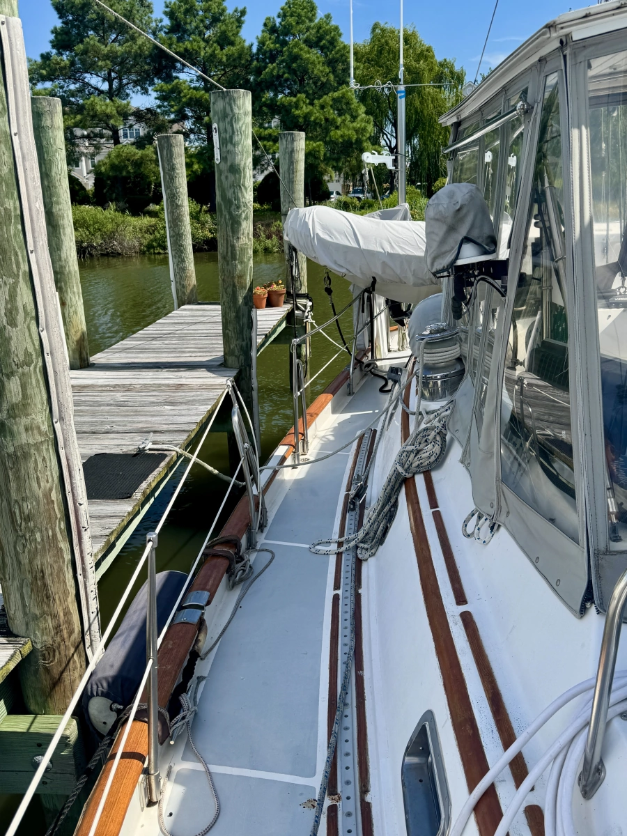 1990 Passport Royal Passport 49