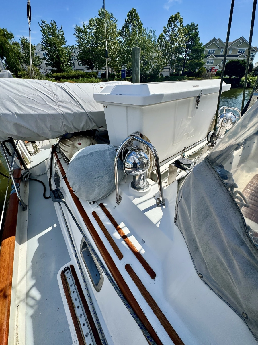 1990 Passport Royal Passport 49