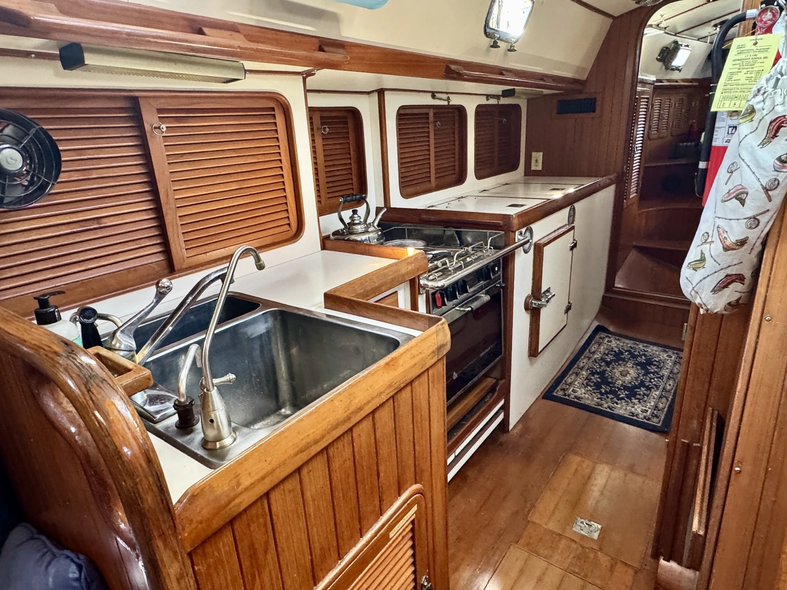 1990 Passport Royal Passport 49