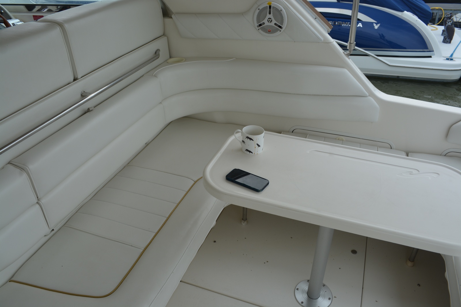 1996 Sea Ray Sundancer 370