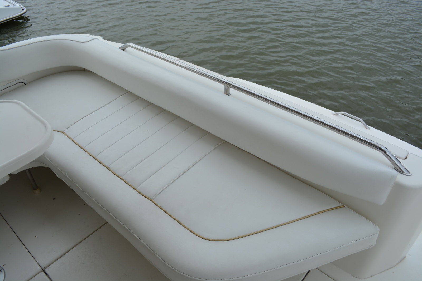 1996 Sea Ray Sundancer 370