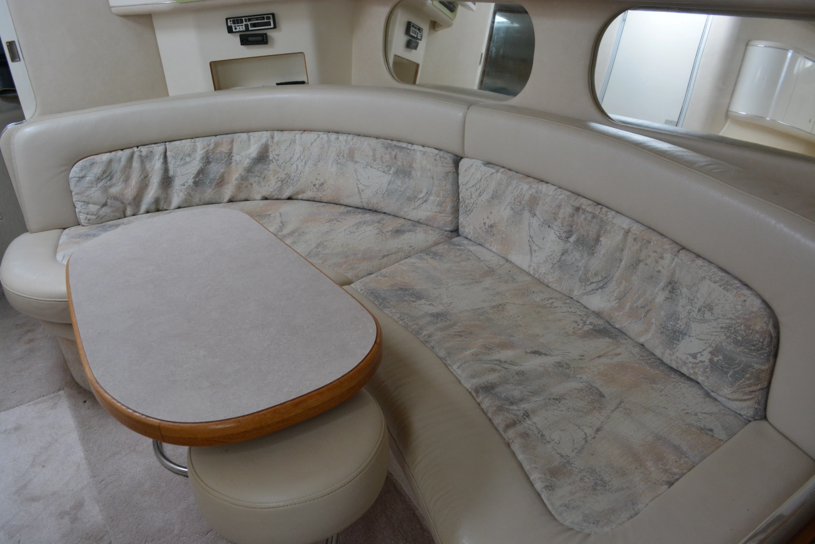 1996 Sea Ray Sundancer 370