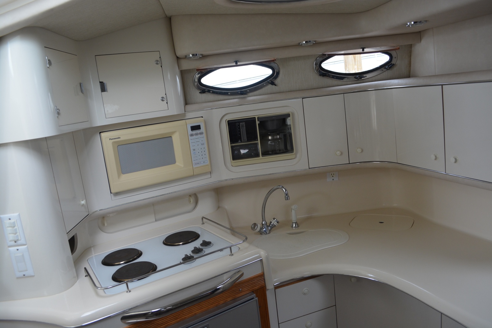 1996 Sea Ray Sundancer 370