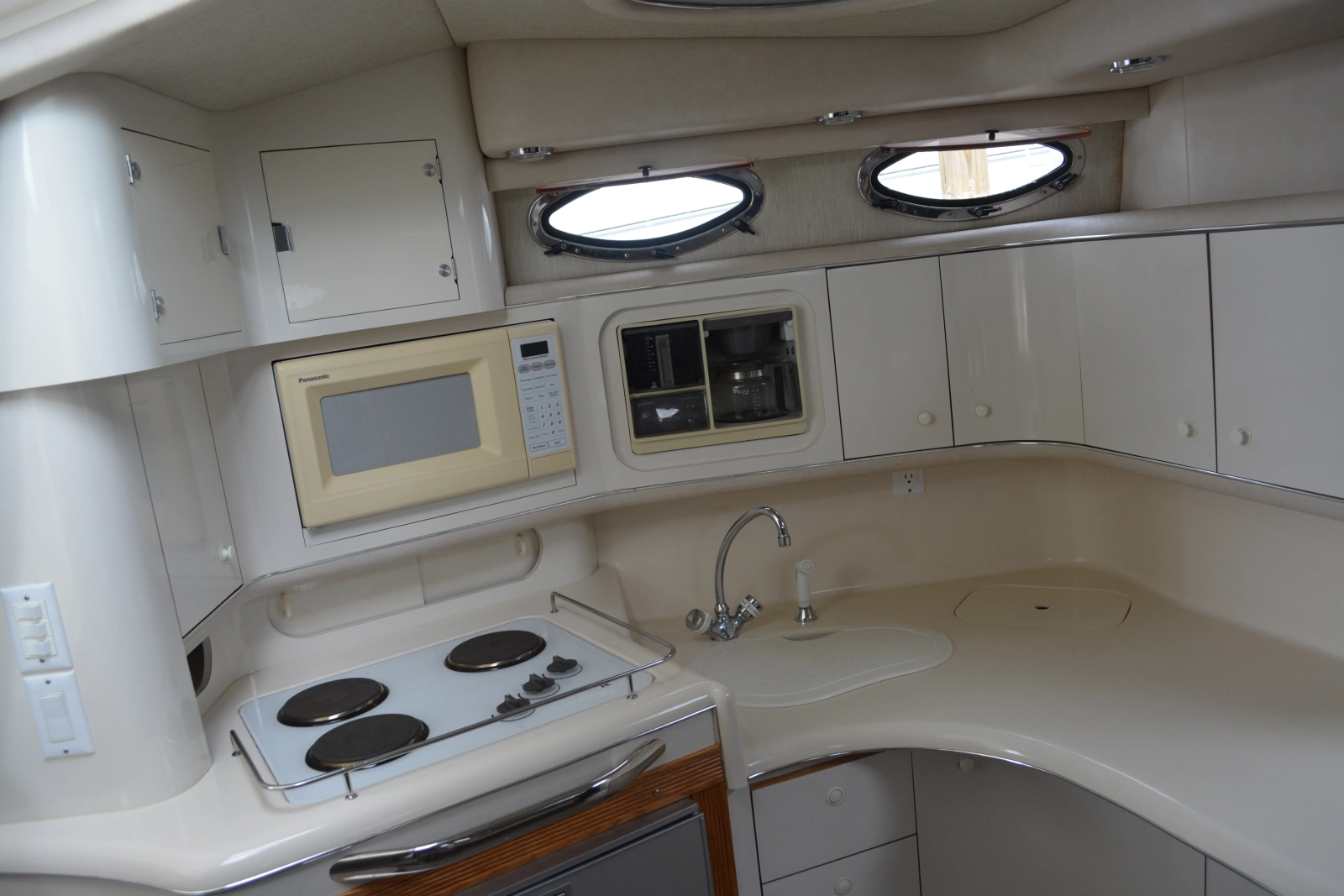 1996 Sea Ray Sundancer 370