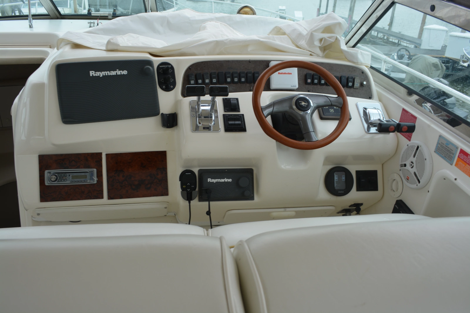 1996 Sea Ray Sundancer 370