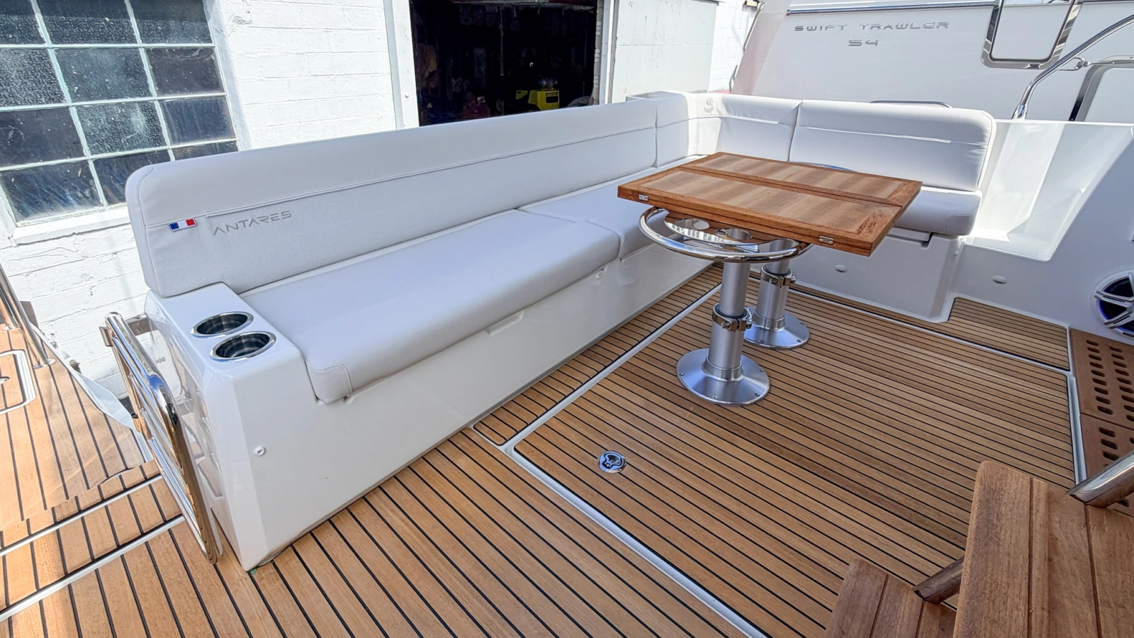 2027 Beneteau Antares 12 Fly