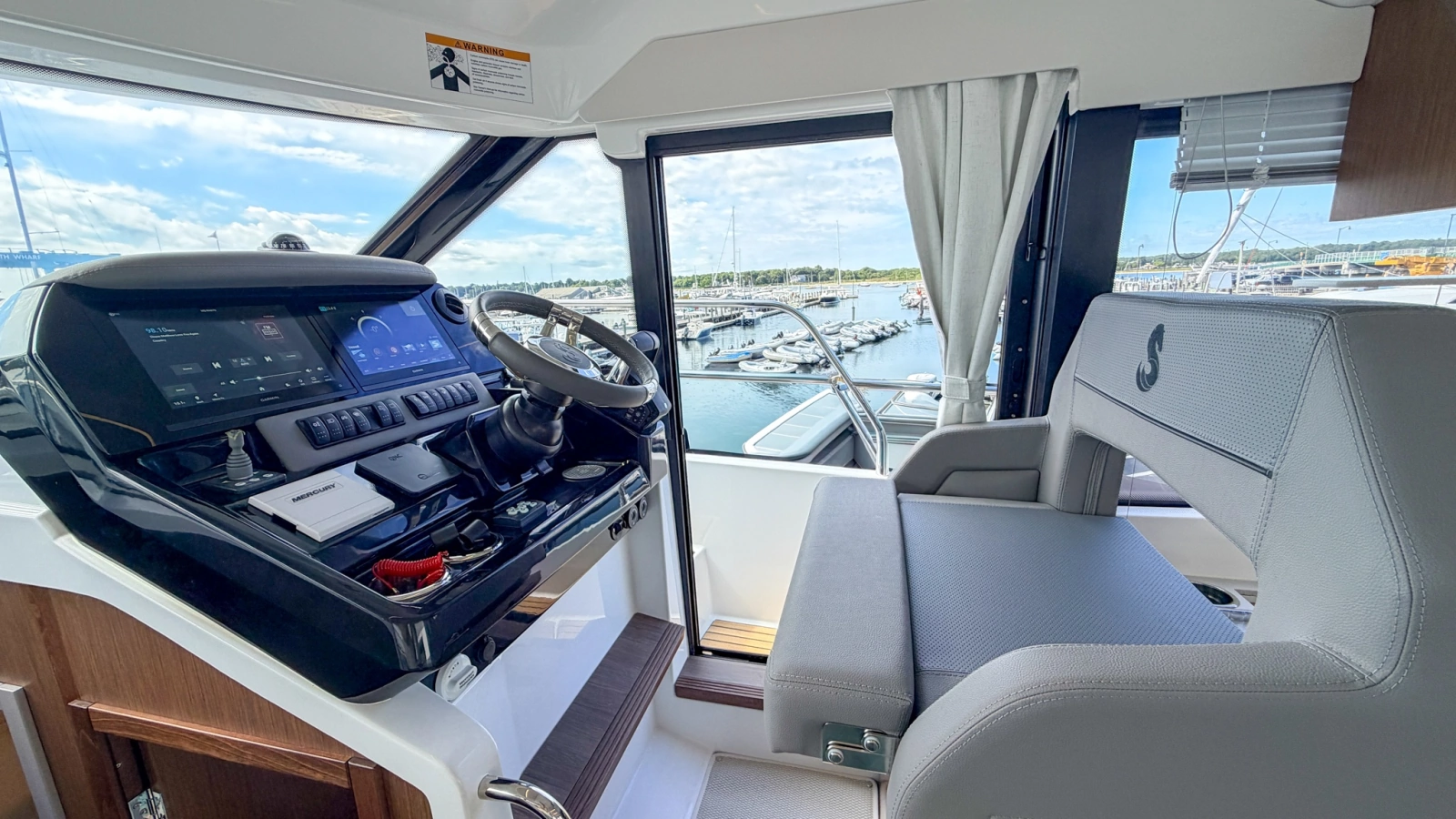 2027 Beneteau Antares 12 Fly