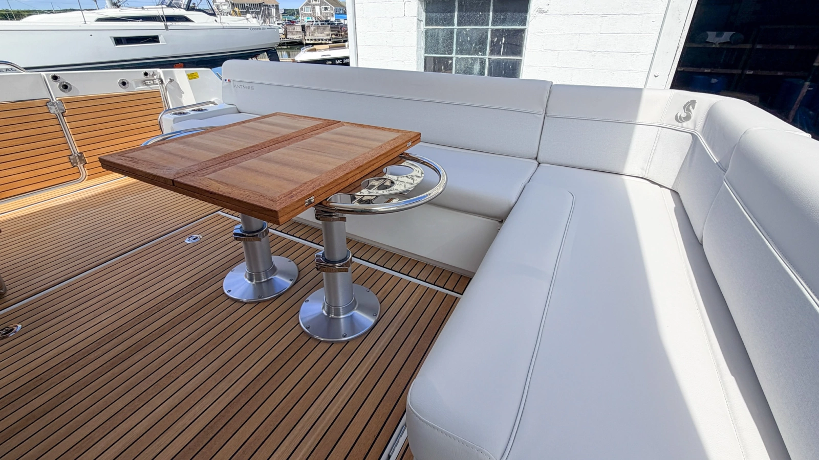2027 Beneteau Antares 12 Fly