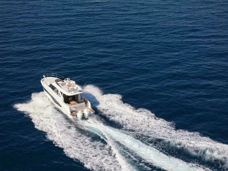 2027 Beneteau Antares 12 Fly