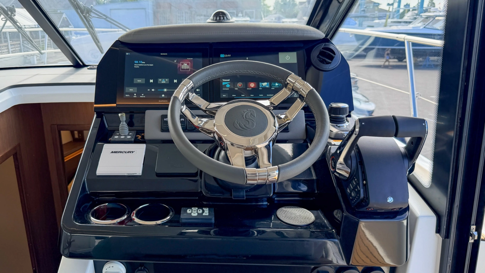 2027 Beneteau Antares 12 Fly