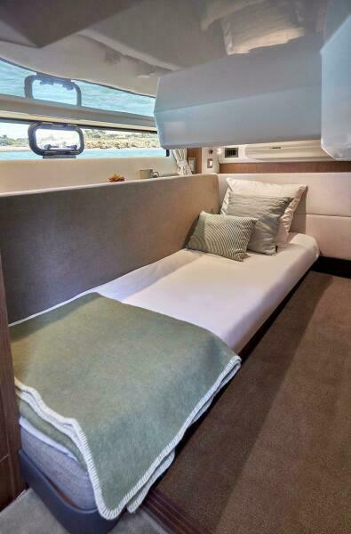 2027 Beneteau Antares 12 Fly