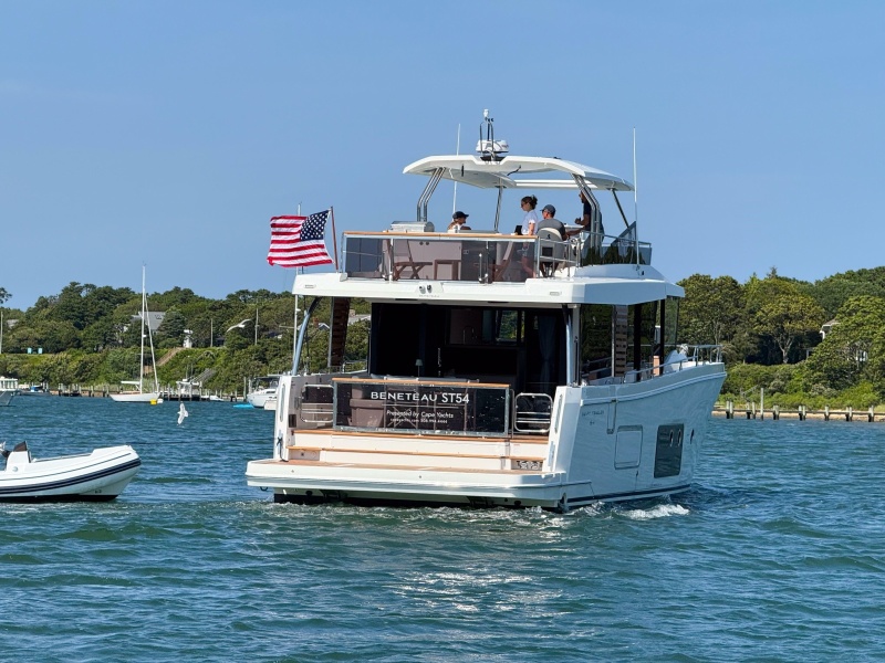 2026 Beneteau Swift Trawler 54