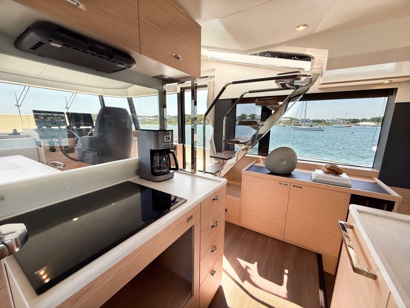 2026 Beneteau Swift Trawler 54