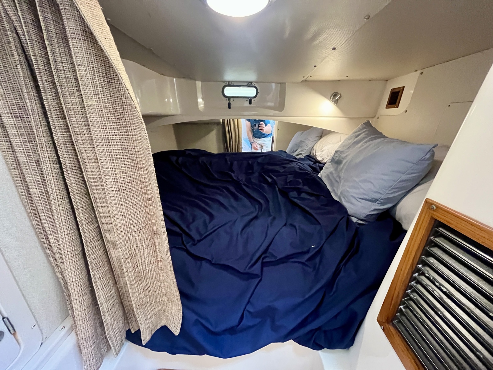 2003 Grady-White Express 330
