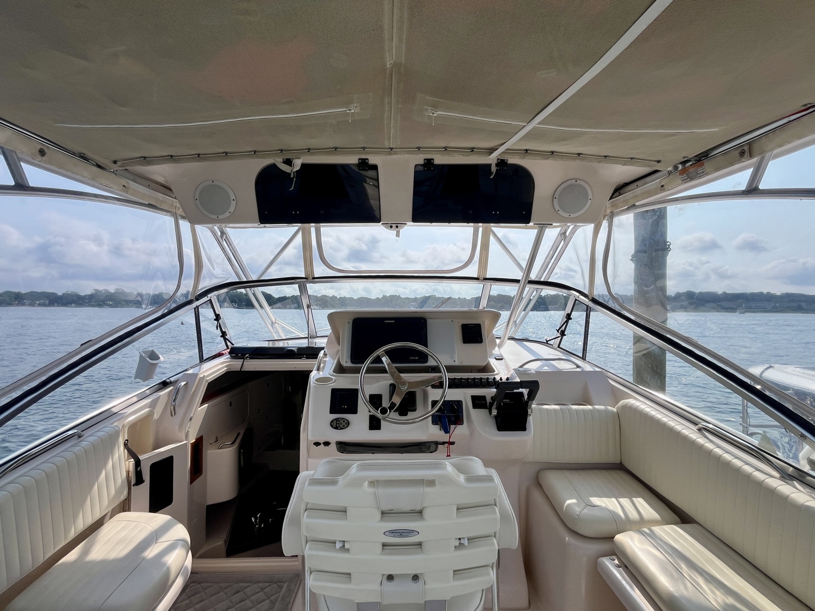 2003 Grady-White Express 330