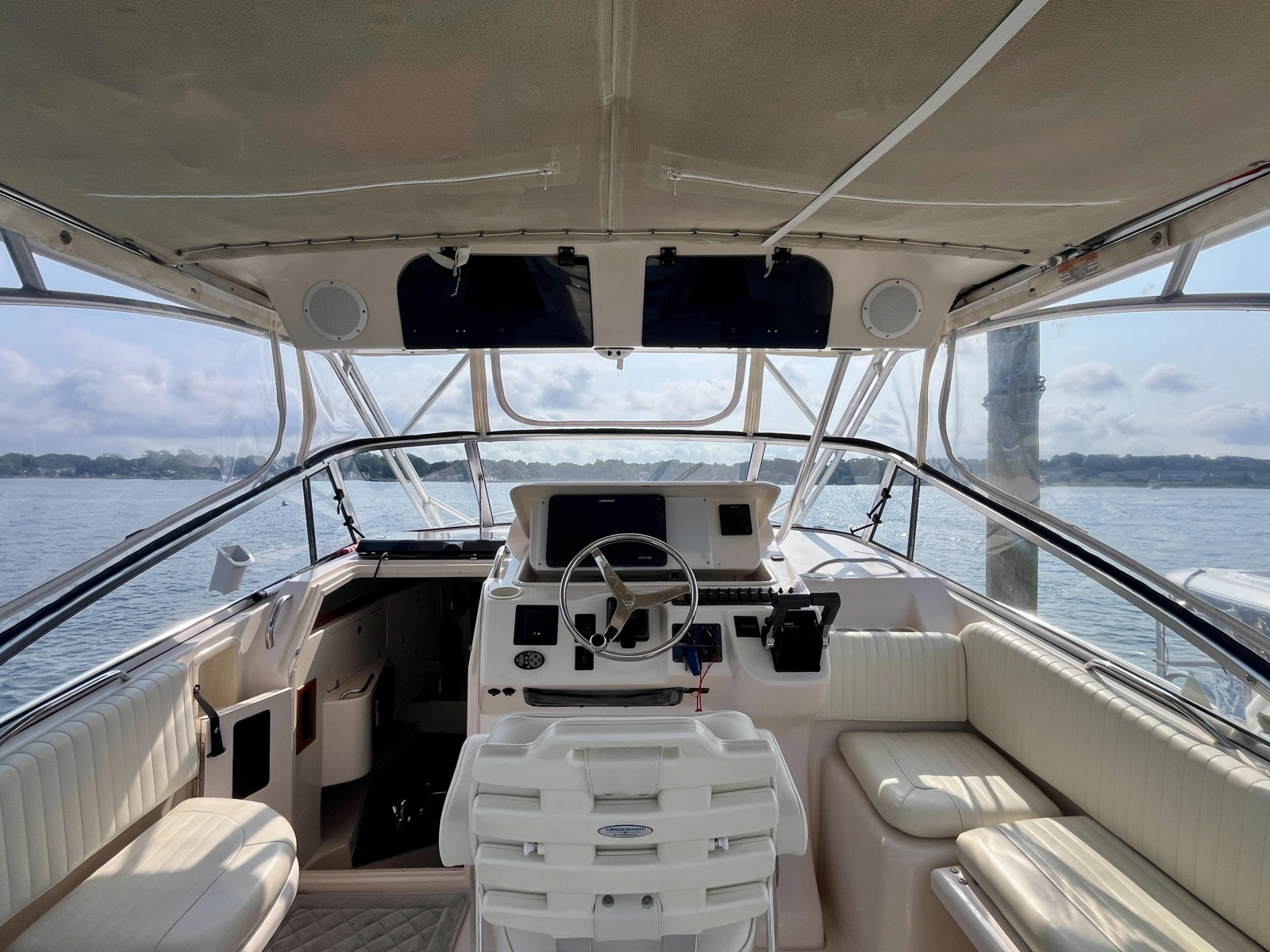 2003 Grady-White Express 330