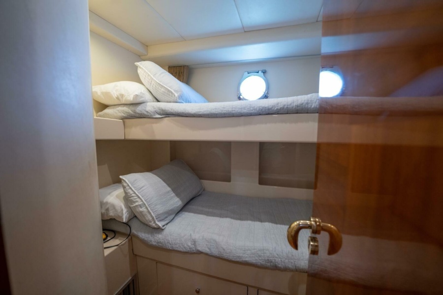2004 Azimut 80 Carat