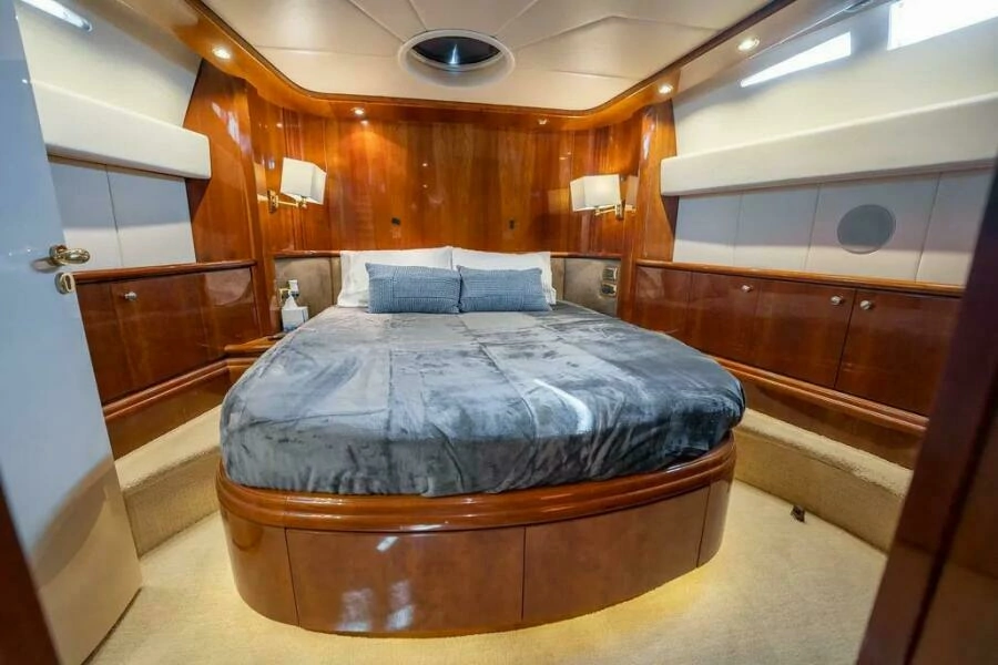 2004 Azimut 80 Carat