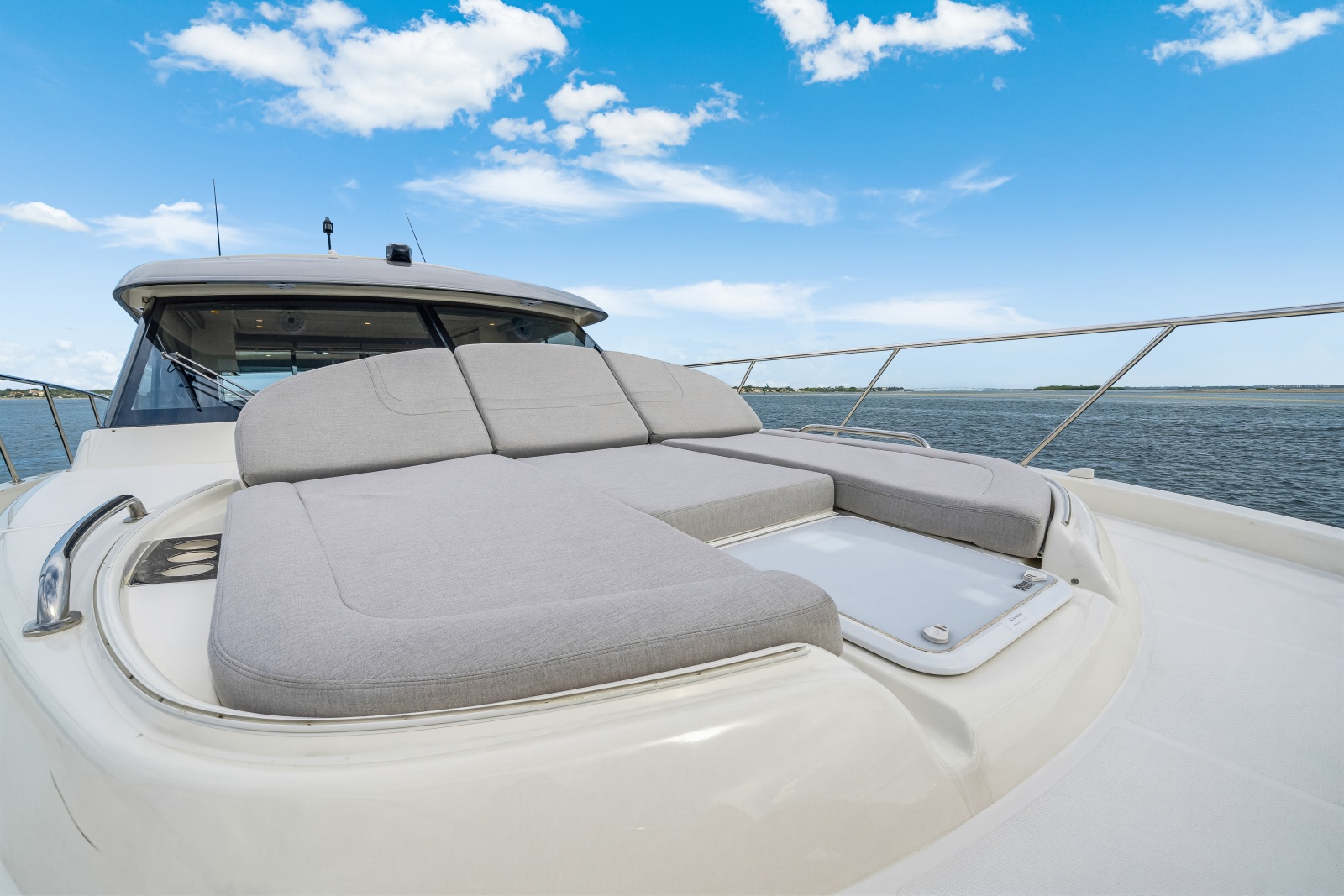 2023 Riviera 4600 Sport Yacht