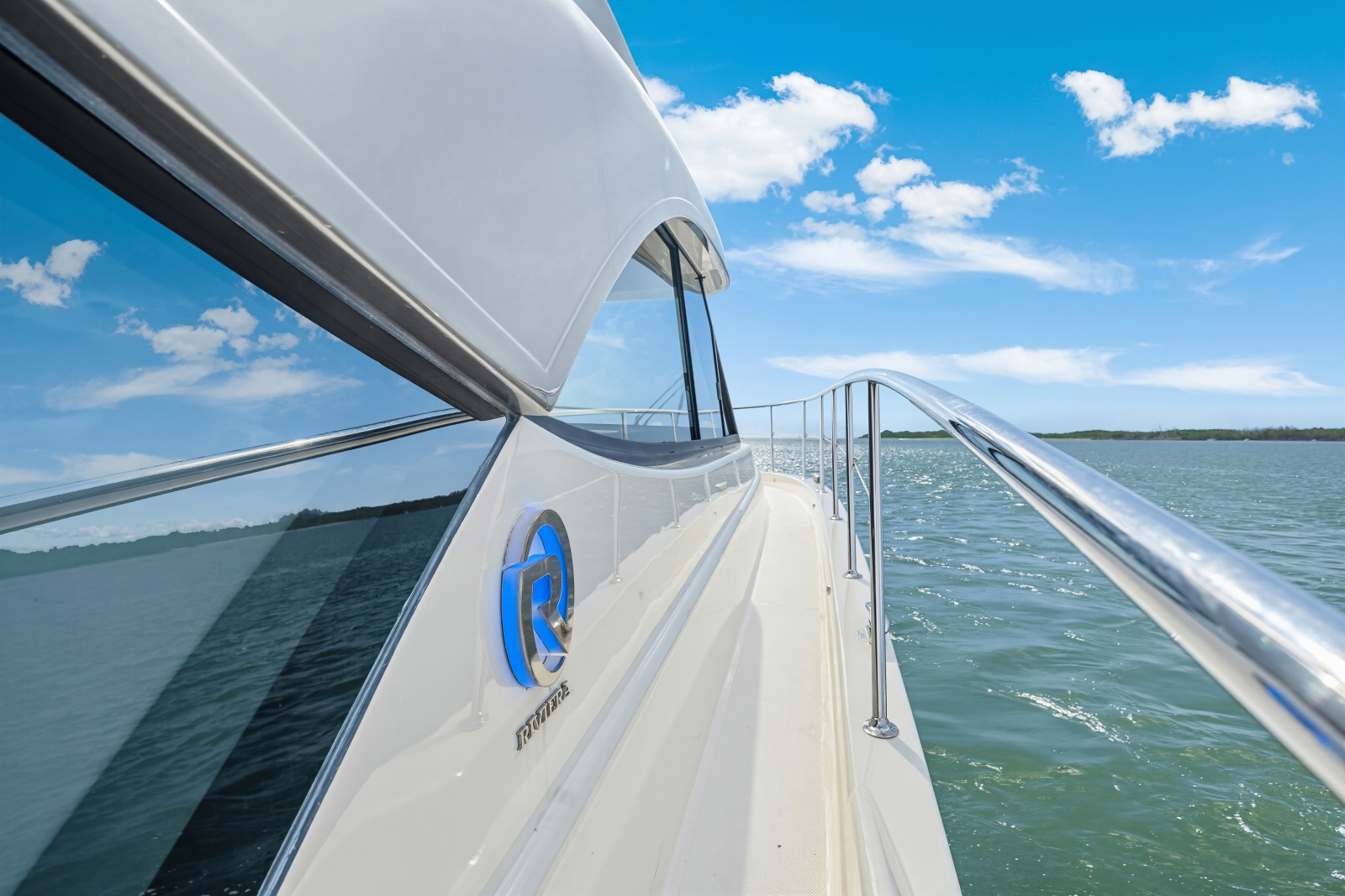 2023 Riviera 4600 Sport Yacht
