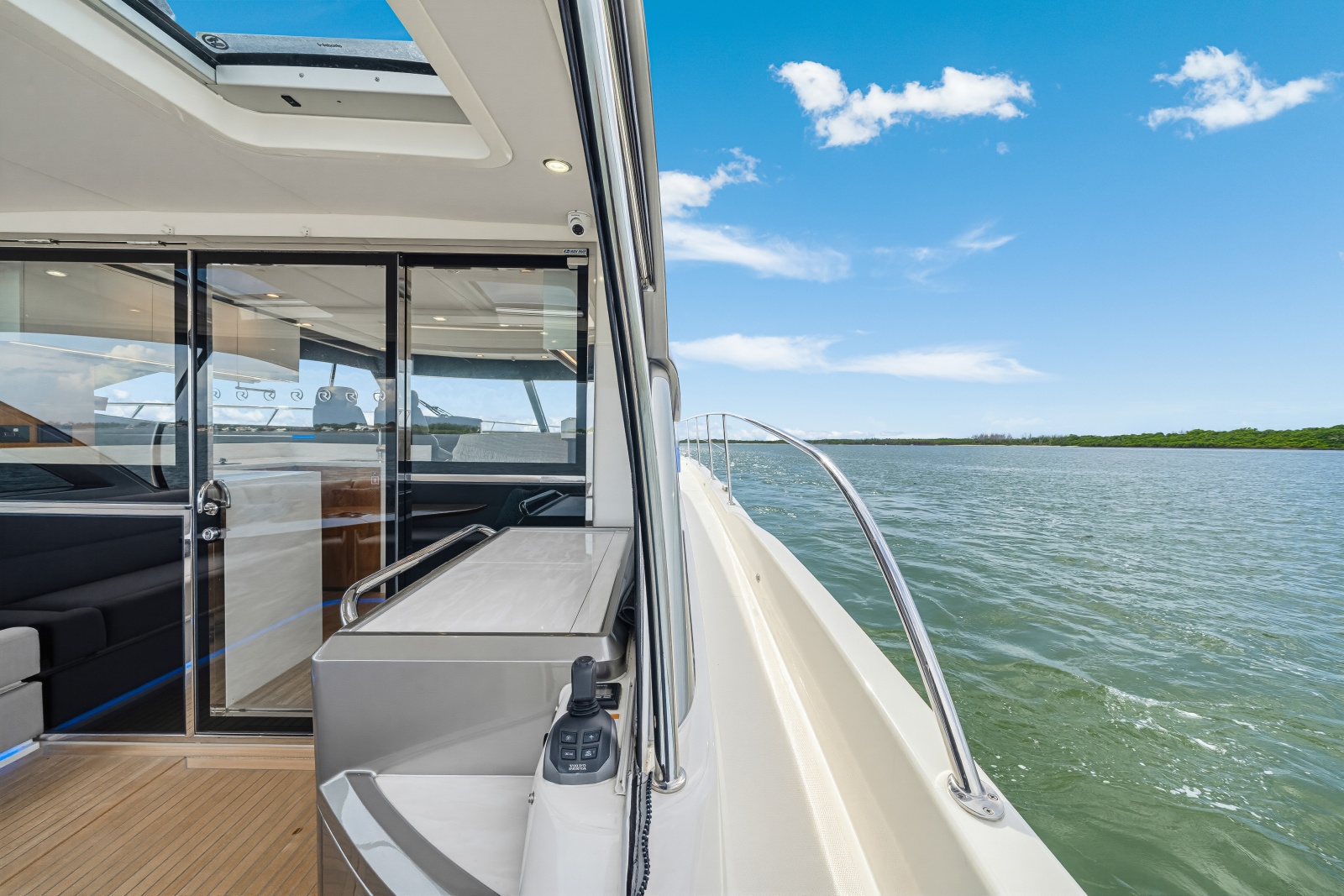 2023 Riviera 4600 Sport Yacht