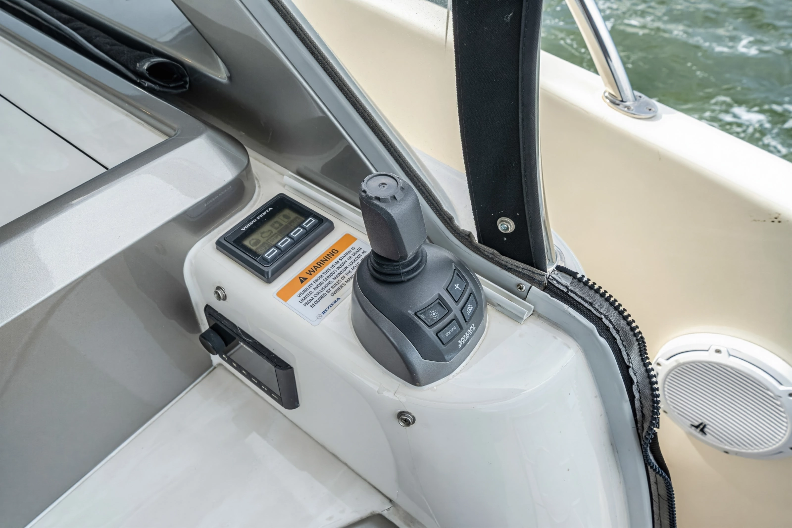 2023 Riviera 4600 Sport Yacht