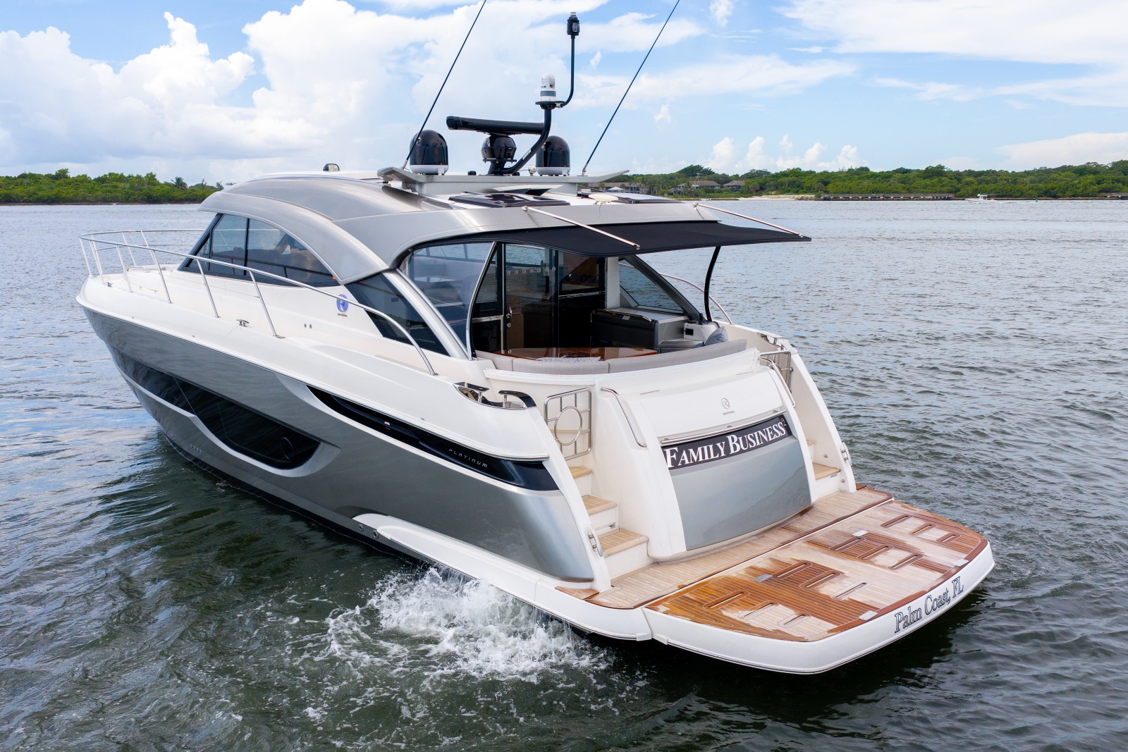 2023 Riviera 4600 Sport Yacht