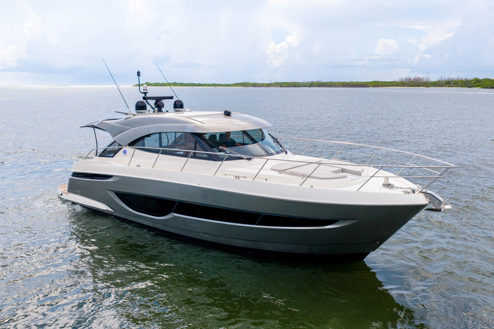 2023 Riviera 4600 Sport Yacht