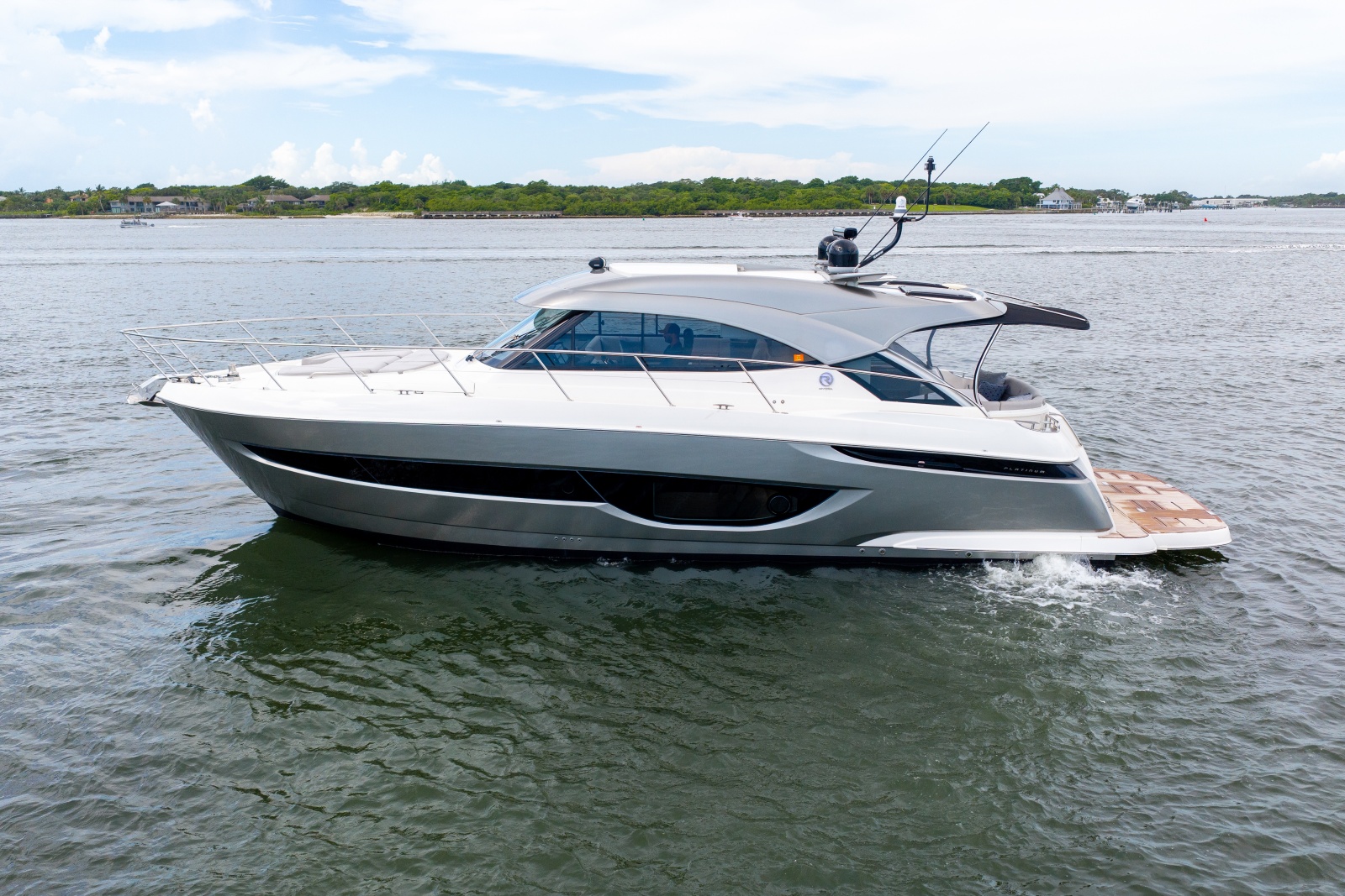 2023 Riviera 4600 Sport Yacht