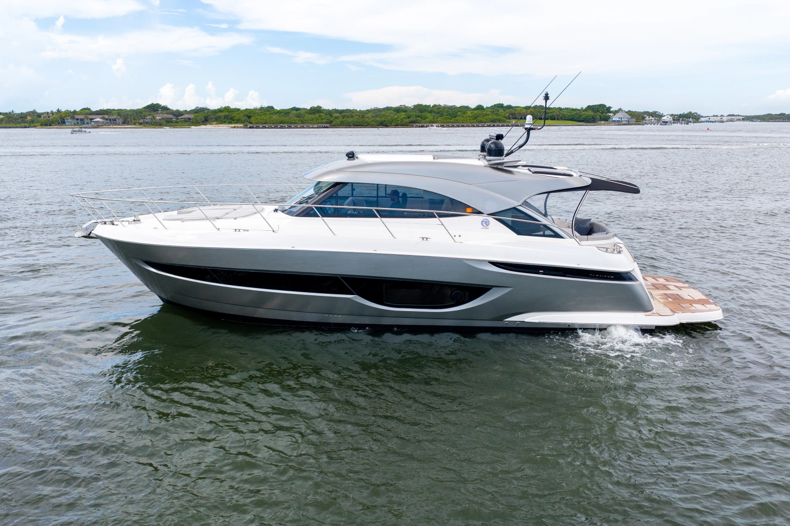 2023 Riviera 4600 Sport Yacht