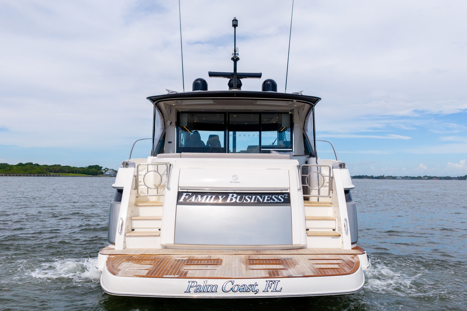 2023 Riviera 4600 Sport Yacht