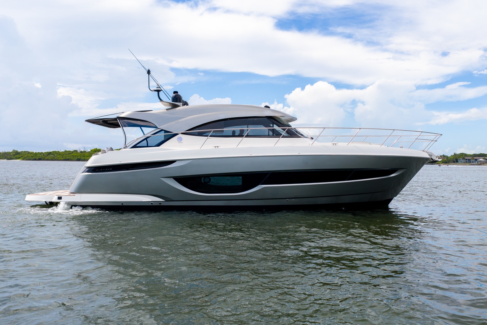 2023 Riviera 4600 Sport Yacht