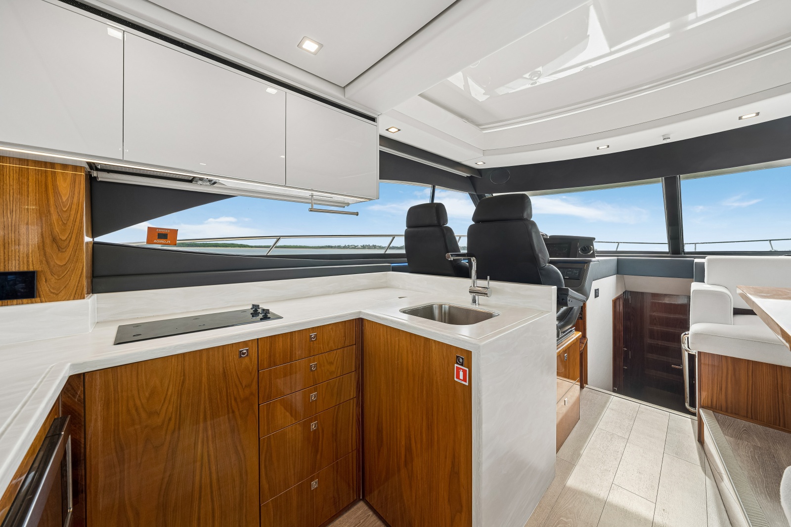 2023 Riviera 4600 Sport Yacht