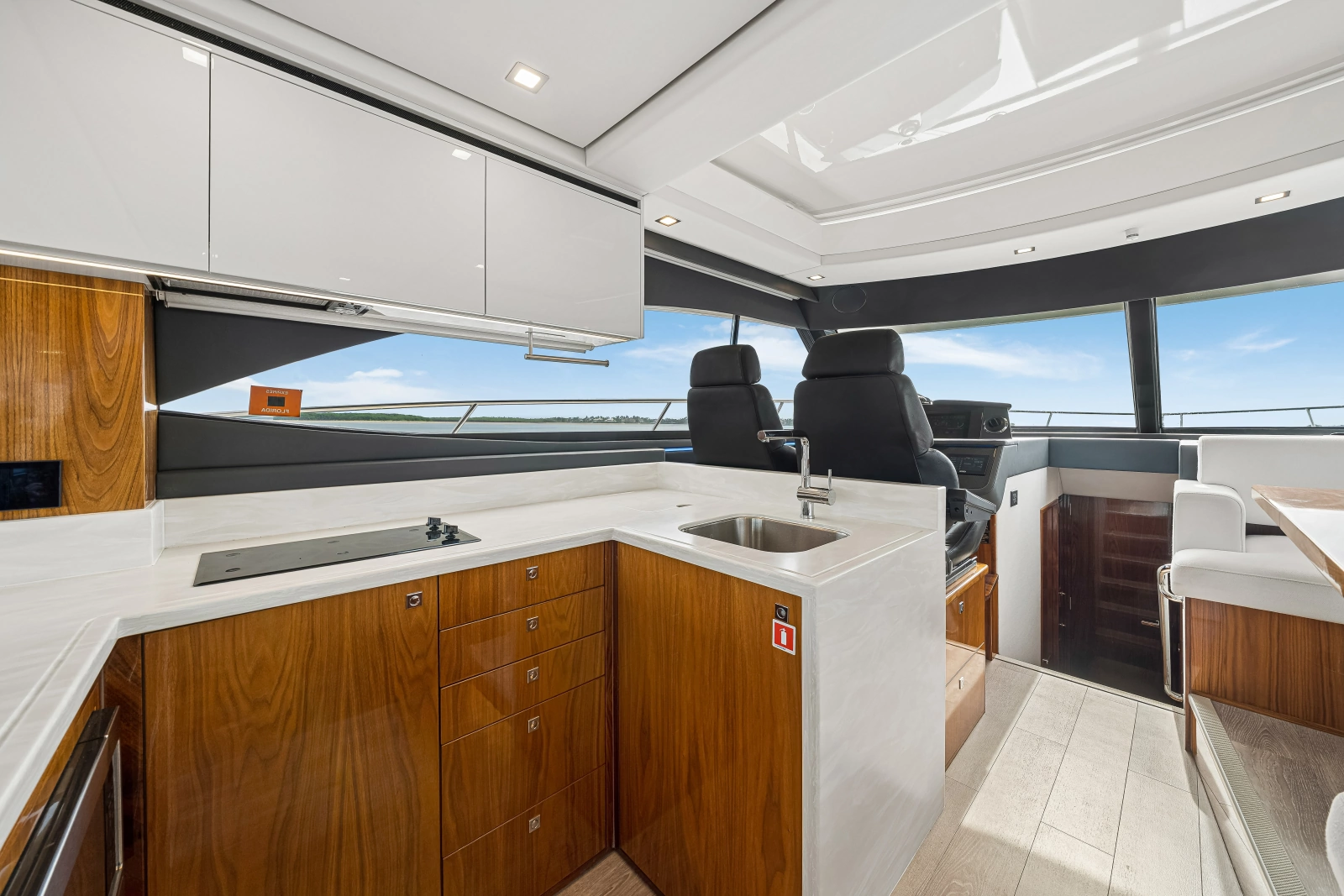 2023 Riviera 4600 Sport Yacht