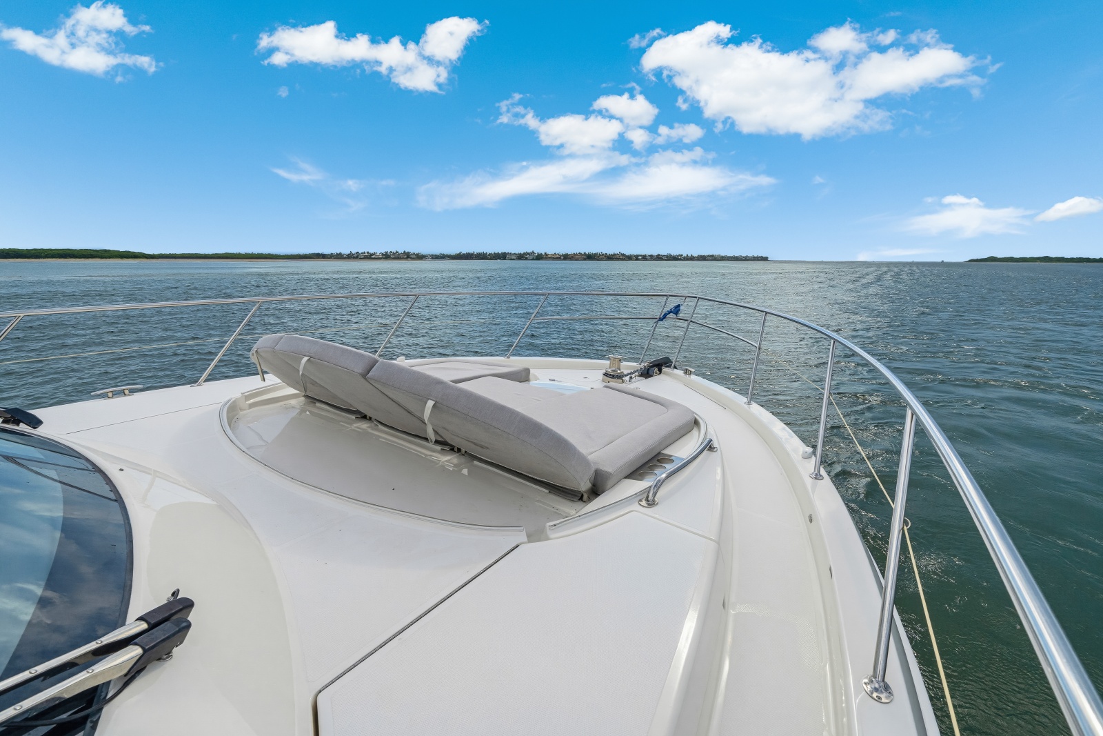 2023 Riviera 4600 Sport Yacht