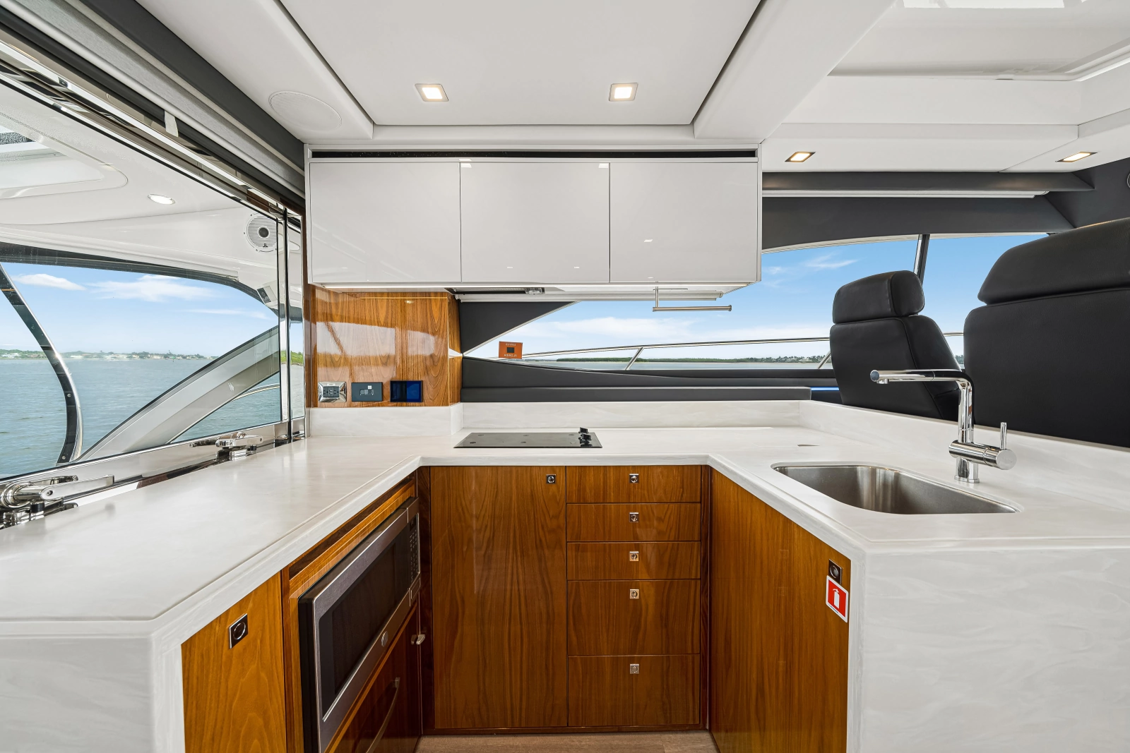 2023 Riviera 4600 Sport Yacht