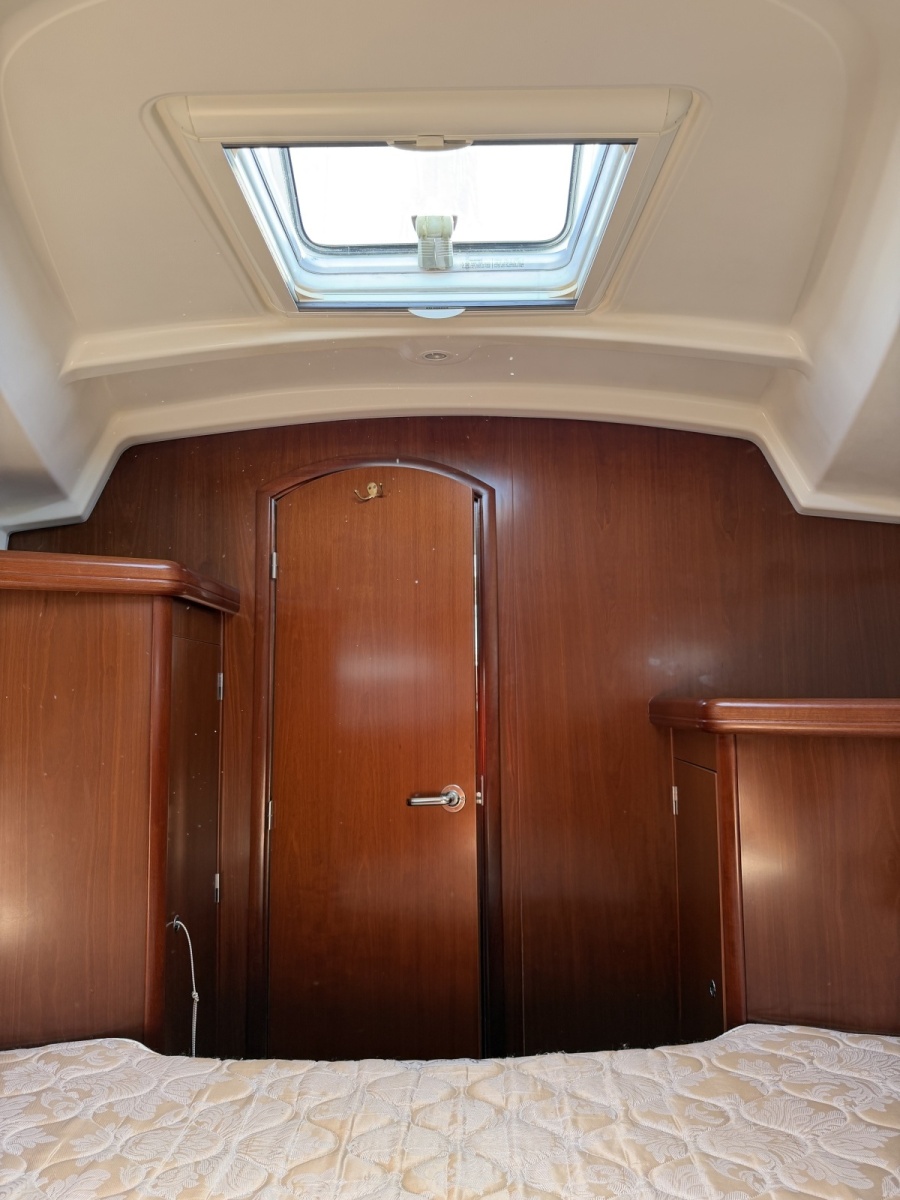 2004 Beneteau 373