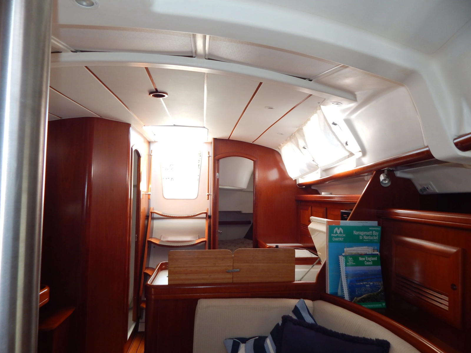 2004 Beneteau 373